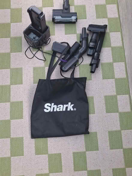 Photo of free Shark cordless vacuum cleaner (Merridale WV3) #3
