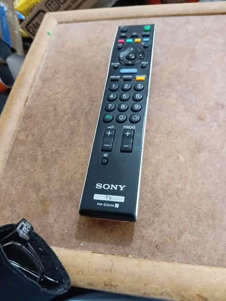 Photo of Sony BraviaTV remote control (Moreton CH46) #1