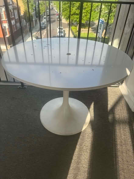Photo of free White tulip dining table, Shepherd's Bush / White City (White City W12) #1