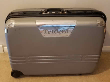 Photo of free Old-fashioned Hard Suitcase (CT2) #1