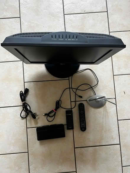 Photo of free LG Monitor/TV + Accessories (WS4) #3