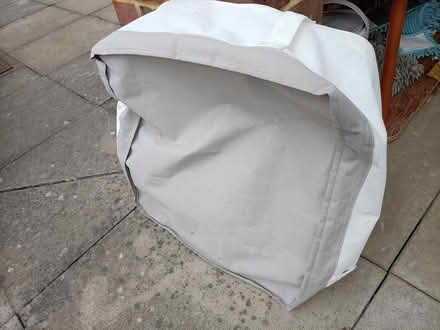 Photo of free Various containers (TW3 Hounslow) #3