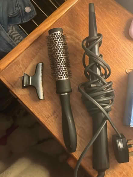 Photo of free Curling iron (Hartham Road N7) #1