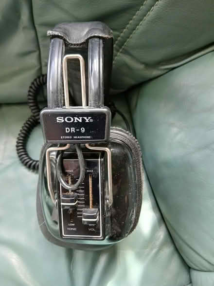 Photo of free Vintage hi fi headphones (Hitchin SG4) #2