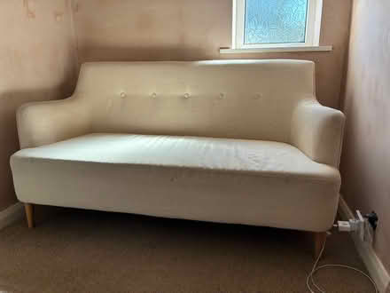 Photo of free Small sofa (Ta5) #1
