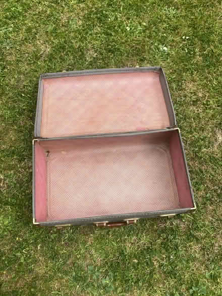 Photo of free Vintage suitcase (Tadworth KT20) #2