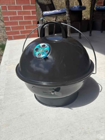 Photo of free Portable Tabletop Kettle BBQ (Prince of Wales at Meadowlands) #1