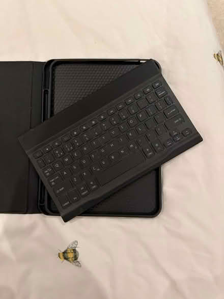 Photo of free ipad keyboard (Walthamstow Central) #2