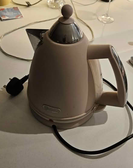 Photo of free DeLonghi Pink kettle (Home CO13) #1