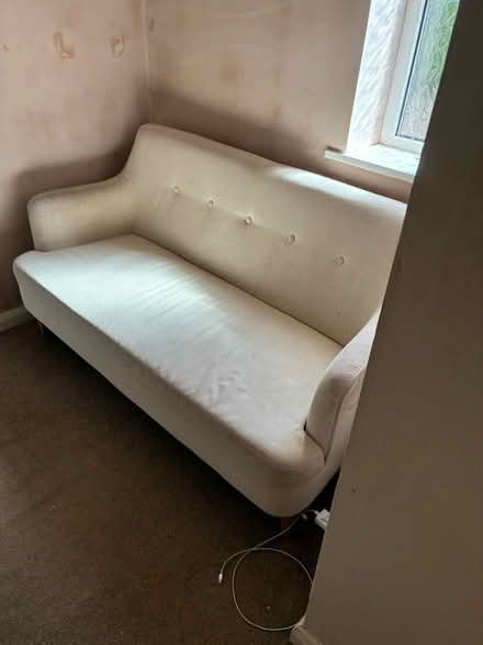 Photo of free Small sofa (Ta5) #2