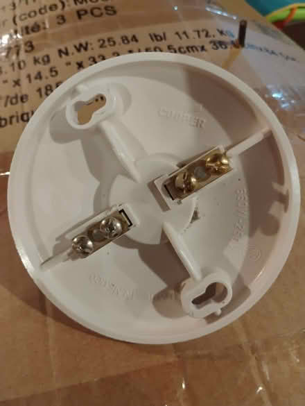 Photo of free Hardwired light bulb fixture (Richmond Hill) #2