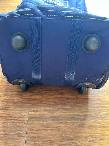 Photo of free Gunn and Moore cricket bag (Southdown AL5) #2