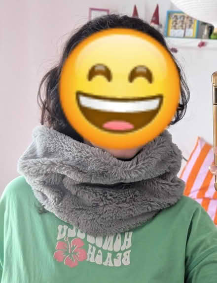 Photo of free Grey scarf (CR0) #1