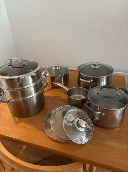 Photo of free Various pots (Limehouse E14) #1