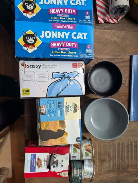 Photo of free Assorted cat items (Marylebone W1U) #1