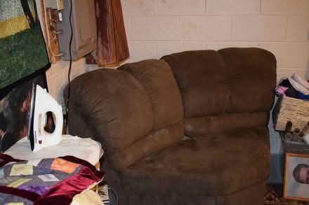 Photo of free 3 peice sectional sofa (East side Luray Sle) #2