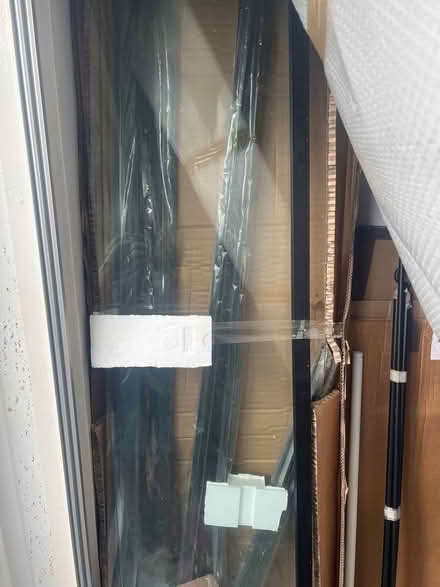 Photo of free Shower door brand new (TW19) #1