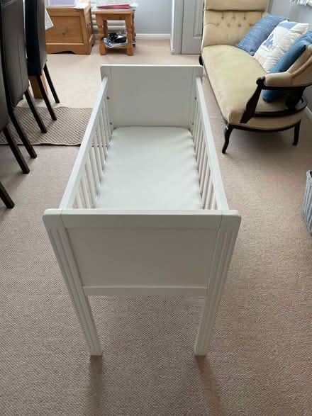 Photo of free mothercare hyde baby crib (Woking GU22) #1