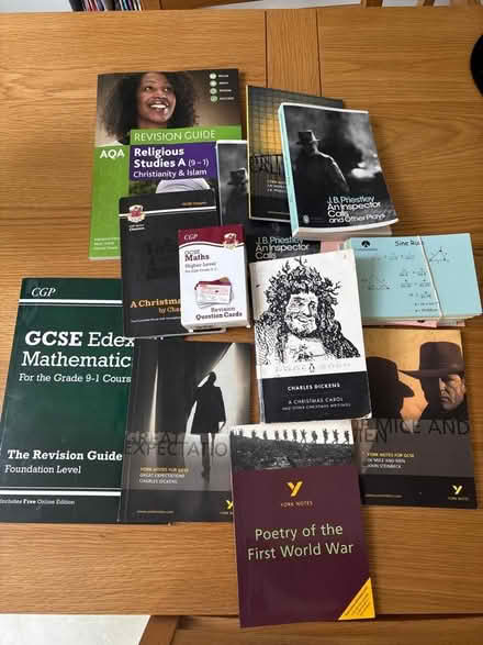 Photo of free GCSE books (Hamsey Green CR2) #1