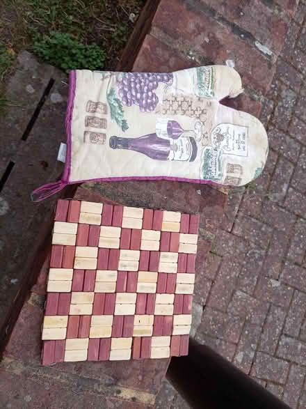 Photo of free Various household items (TW3 Hounslow) #1