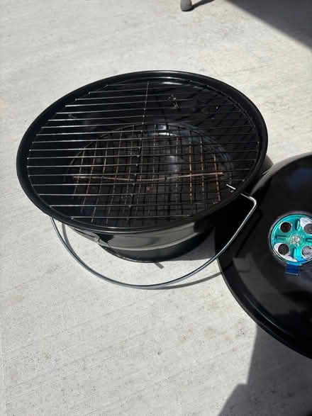 Photo of free Portable Tabletop Kettle BBQ (Prince of Wales at Meadowlands) #3