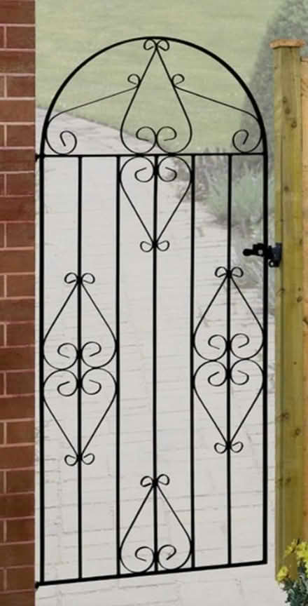 Photo of Metal gate (Reading, RG30) #1