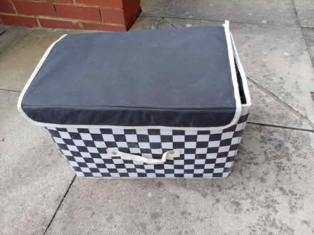 Photo of free Various containers (TW3 Hounslow) #2