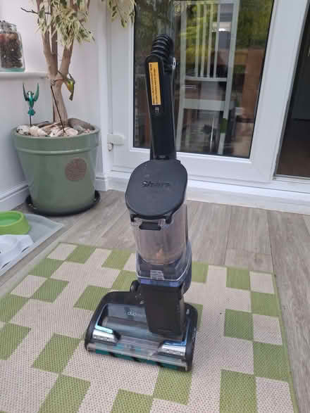 Photo of free Shark cordless vacuum cleaner (Merridale WV3) #2