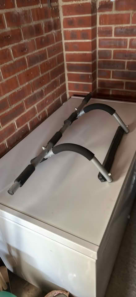 Photo of free Pull up bar (Hp27) #1