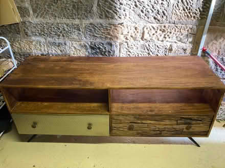Photo of free Tv stand (Ph27eq) #1