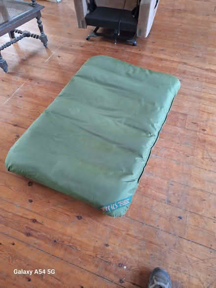 Photo of free Large dog bed (Hyde GL6) #1