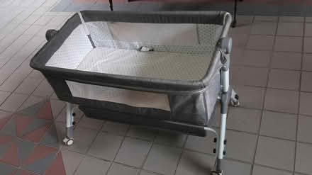 Photo of free Baby Bassinet (Queenstown, near MRT) #1