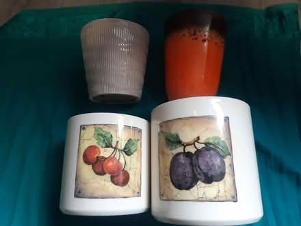 Photo of free 4 assorted ceramic pots (med. size) (Edinburgh EH17) #1