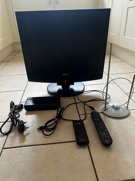 Photo of free LG Monitor/TV + Accessories (WS4) #1