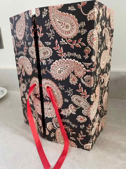 Photo of free Gift box (BR2) #2