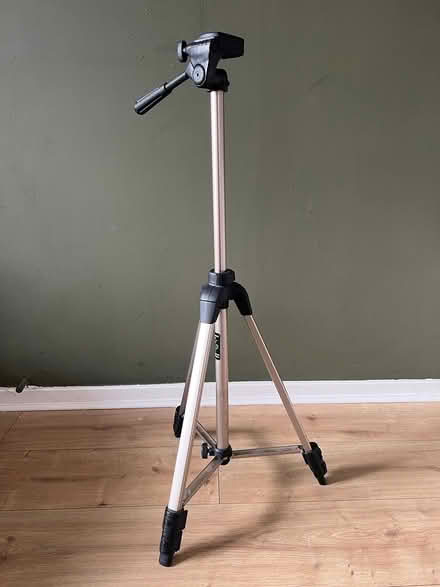 Photo of free Hama Star 42 Camera Tripod (Bromsgrove B61) #2