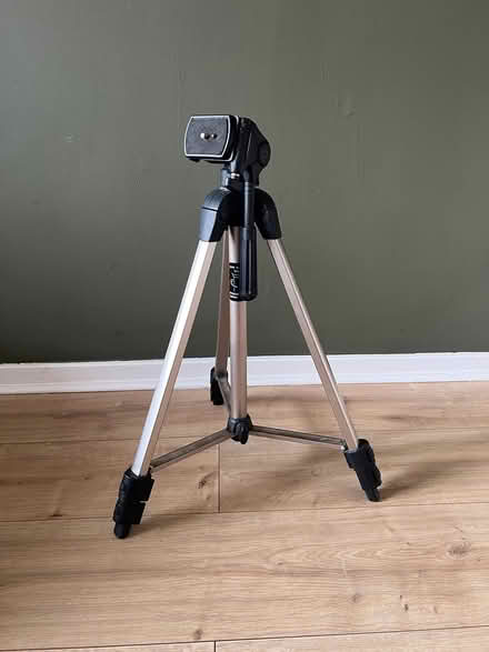 Photo of free Hama Star 42 Camera Tripod (Bromsgrove B61) #1