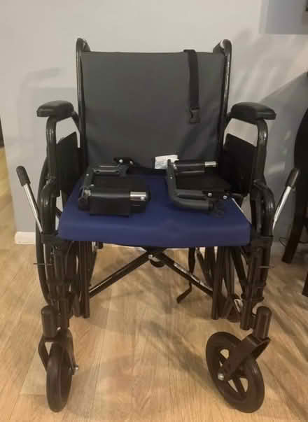 Photo of free mobility aids bundle (Staten Island, NY) #2