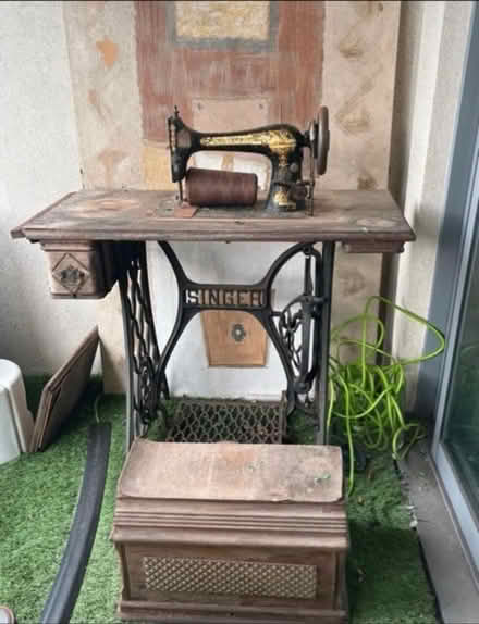 Photo of free Singer machine (B16) #1