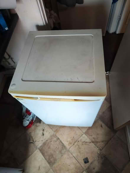 Photo of free Under counter fridge (Dy4 8sz) #3