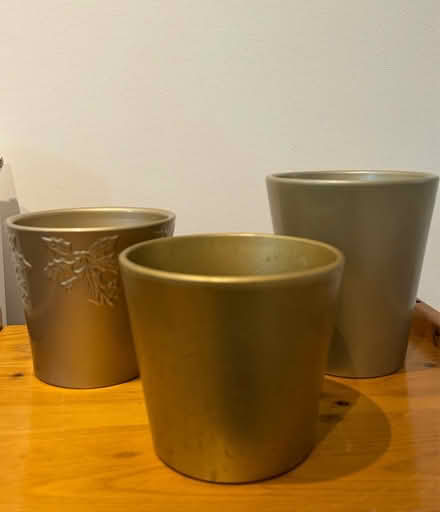 Photo of free 3 gold indoor plant pots (Amersham HP6) #1