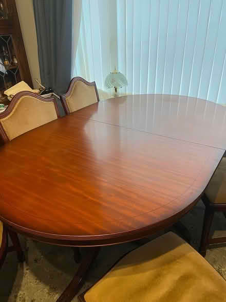 Photo of free Dining table and 6 chairs (SS4 Rochford) #1