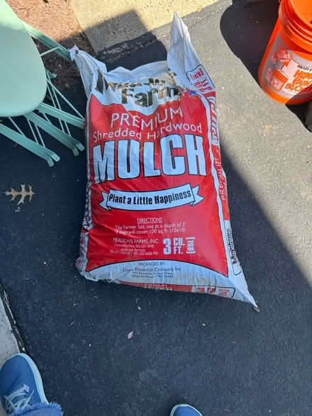 Photo of free Unopened Bag Hardwood MULCH (Academy Hill area/Warrenton) #1