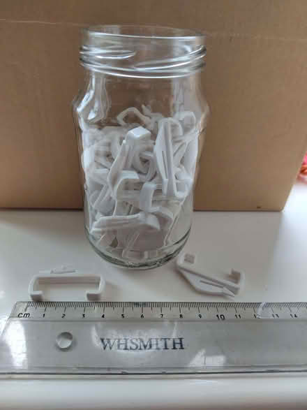 Photo of free curtain sliders/hooks, small, medium and large (Caldecott OX14) #2