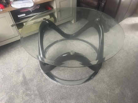 Photo of free Round Glass coffee table (TW19) #3