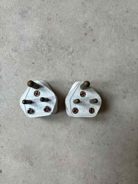 Photo of free Vintage 3 amp plugs (Peachcroft OX14) #1