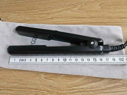 Photo of free Mini hair straighteners (Wisewood S6) #1