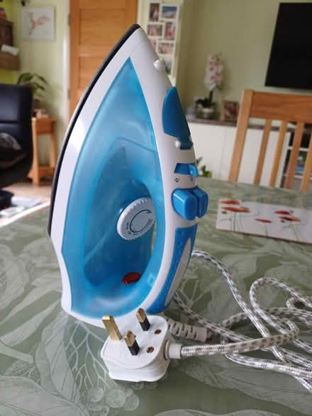 Photo of free Steam Iron (Dronfield S18) #2