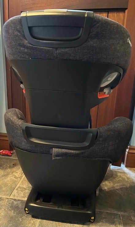 Photo of free Maxi-Cosi Kid’s car seats (Corbets Tey RM14) #3