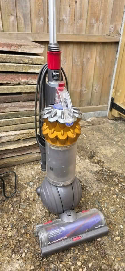 Photo of free Dyson vacuum LUTON (Luton LU2) #2